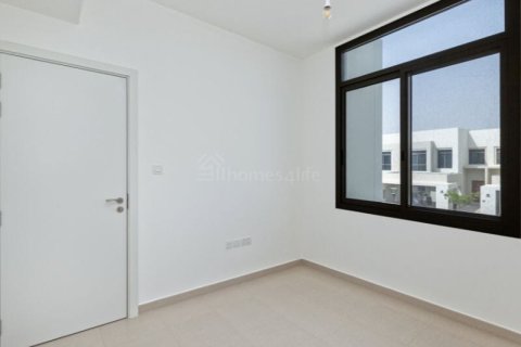 Casa urbana para arrendamento em Town Square, Dubai, EAU 3 quartos, 189 m2 № 693734 - foto 5