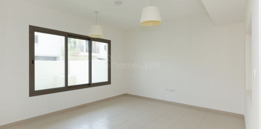 Casa urbana em Town Square, Dubai, EAU 3 quartos, 189 m2 № 693734