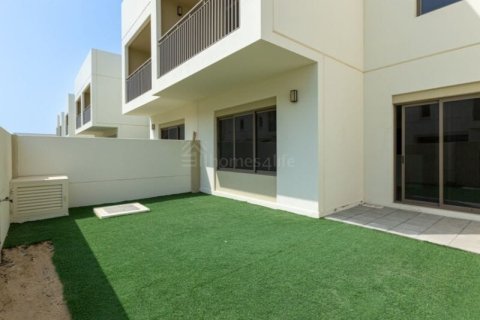 Casa urbana para arrendamento em Town Square, Dubai, EAU 3 quartos, 189 m2 № 693734 - foto 11