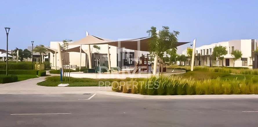 Townhouse in Dubai South (Dubai World Central), Dubai, UAE 3 bedrooms, 185 sq.m. № 683554