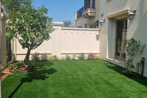 Řadový dům na Saadiyat Island, Abu Dhabi, SAE 4 ložnice, 404 m² Č.: 594542 - fotografie 3