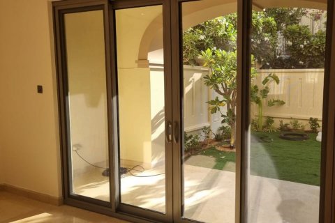 Řadový dům na Saadiyat Island, Abu Dhabi, SAE 4 ložnice, 404 m² Č.: 594542 - fotografie 23