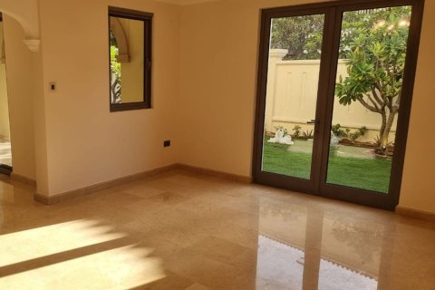 Řadový dům na Saadiyat Island, Abu Dhabi, SAE 4 ložnice, 404 m² Č.: 594542 - fotografie 7