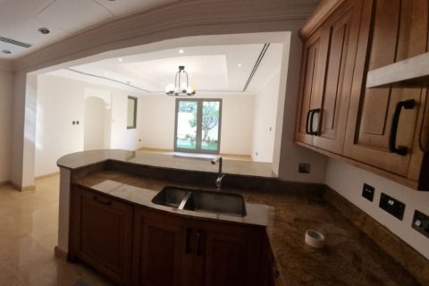 Řadový dům na Saadiyat Island, Abu Dhabi, SAE 4 ložnice, 404 m² Č.: 594542 - fotografie 5