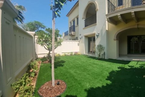 Řadový dům na Saadiyat Island, Abu Dhabi, SAE 4 ložnice, 404 m² Č.: 594542 - fotografie 1