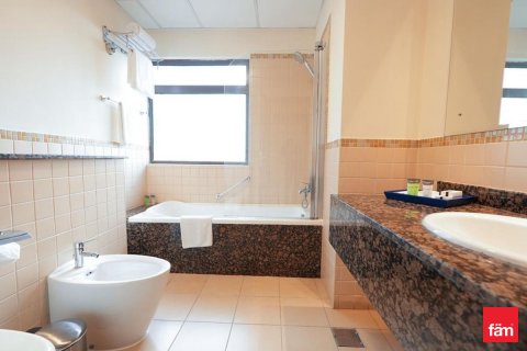 Byt v Dubai Marina, SAE 3 ložnice, 176.5 m² Č.: 613452 - fotografie 16