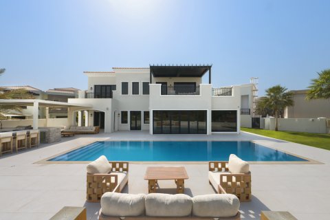 Villa til salg i Jumeirah Golf Estates, Dubai, UAE 6 soveværelser, 975.48 kvm № 762793 - foto 1
