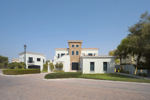Villa til salg i Jumeirah Golf Estates, Dubai, UAE 6 soveværelser, 975.48 kvm № 762793 - foto 4