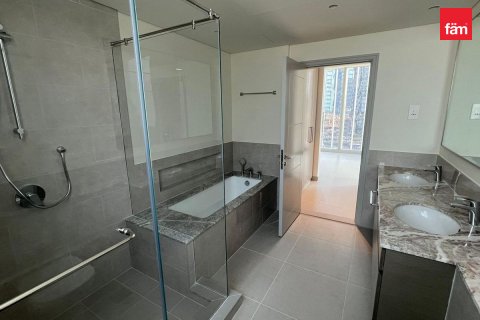 Apartment til salg i Dubai, UAE 3 soveværelser, 142.4 kvm № 601451 - foto 12