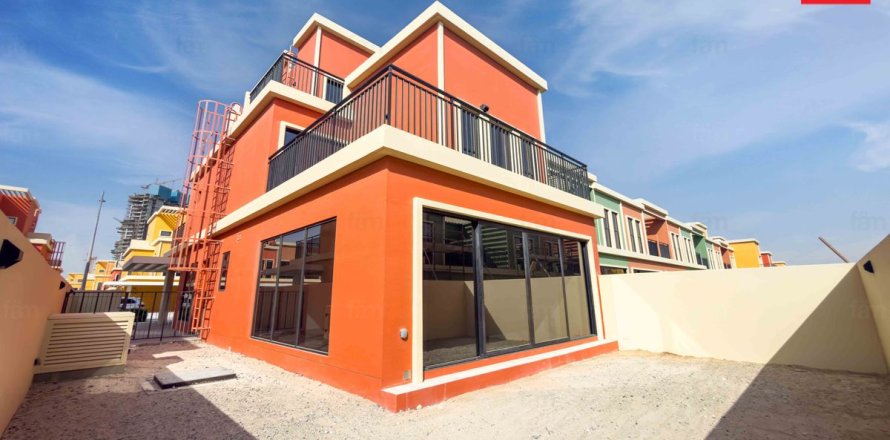 Dubai, BAE’de sıra ev 5 yatak odası, 219.6 m&sup2; No 719051
