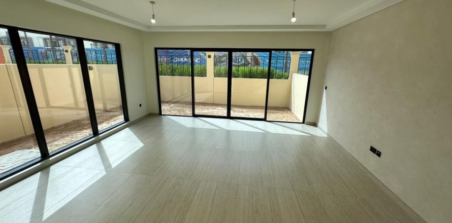 Kaupunkipientalo Dubai, Arabiemiraatit 5 makuuhuonetta, 219.6 m2 № 719051