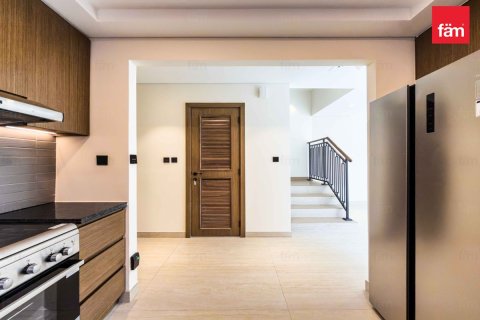 Dubai, BAE’de kiralık sıra ev 5 yatak odası, 219.6 m² No 719051 - fotoğraf 8