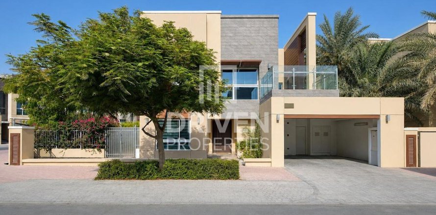 Вилла в Dubai Science Park, Дубай, ОАЭ 4 спальни, 485.42м2 № 745312