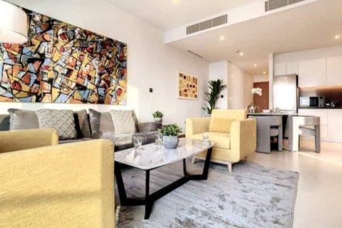 Lägenhet till försäljning i Dubai Marina, Dubai, UAE 2 sovrum, 101.73 kvm Nr. 749391 - fotografi 4