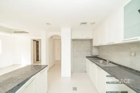 Villa in The Springs, Dubai, UAE 2 bedrooms, 167 sq.m. № 738130 - photo 15