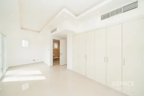 Villa in The Springs, Dubai, UAE 2 bedrooms, 167 sq.m. № 738130 - photo 2