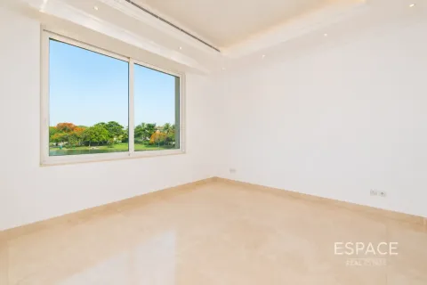 Villa in Jumeirah Islands, Dubai, UAE 4 bedrooms, 491 sq.m. № 738129 - photo 14
