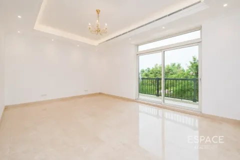 Villa in Jumeirah Islands, Dubai, UAE 4 bedrooms, 491 sq.m. № 738129 - photo 12