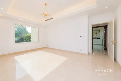 Villa in Jumeirah Islands, Dubai, UAE 4 bedrooms, 491 sq.m. № 738129 - photo 15