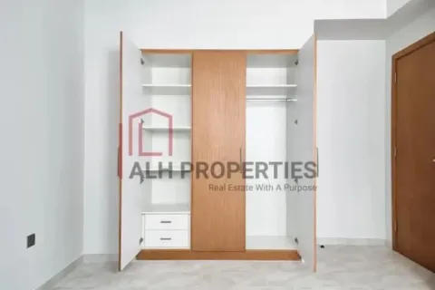 Kaupunkipientalo Dubai Land, Dubai, Arabiemiraatit 4 makuuhuonetta, 245 m2 № 690318 - kuva 8