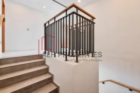 Kaupunkipientalo Dubai Land, Dubai, Arabiemiraatit 4 makuuhuonetta, 245 m2 № 690318 - kuva 5