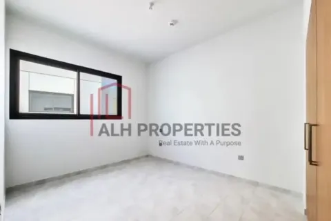 Kaupunkipientalo Dubai Land, Dubai, Arabiemiraatit 4 makuuhuonetta, 245 m2 № 690318 - kuva 15
