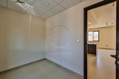 Townhouse in Khalifa City, Abu Dhabi, UAE 2 bedrooms, 123 sq.m. № 615521 - photo 5