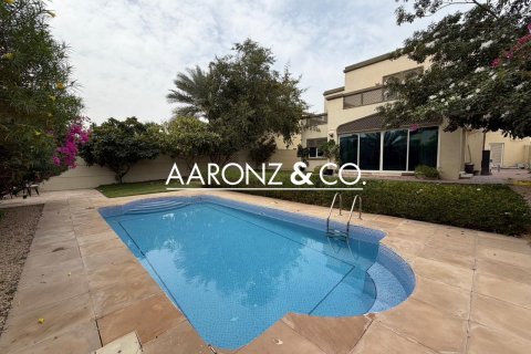 Villa asukohaga Jumeirah Park, Dubai, AÜE: 4 magamistoaga, 442 m² Nr 705278