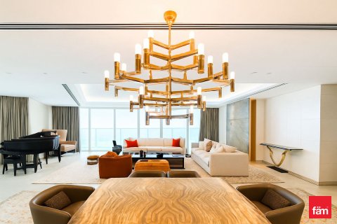דירה למכירה ב Palm Jumeirah, Dubai, איחוד האמירויות  4 חדרי שינה, 681.7 מ"ר, מספר 646811 - תמונה 1