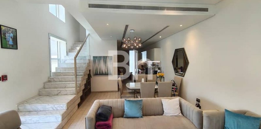 Вилла в Джумейра Вилладж Серкл, Дубай, ОАЭ 3 спальни, 230м2 № 617323
