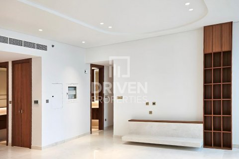 Apartment in Palm Jumeirah, Dubai, UAE 2 bedrooms, 126 sq.m. № 601586 - photo 1