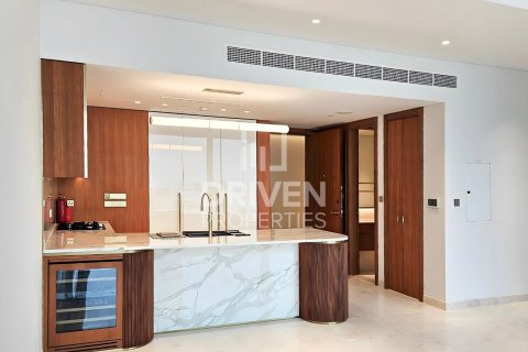 Apartment in Palm Jumeirah, Dubai, UAE 2 bedrooms, 126 sq.m. № 601586 - photo 5