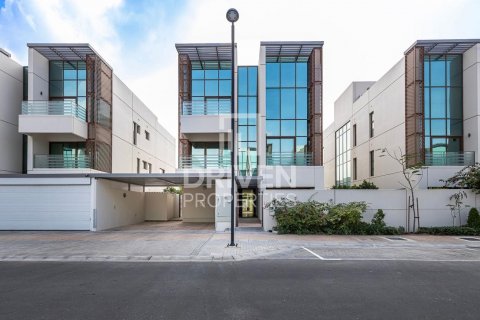 Villa in Meydan, Dubai, UAE 6 bedrooms, 512 sq.m. № 601588 - photo 8