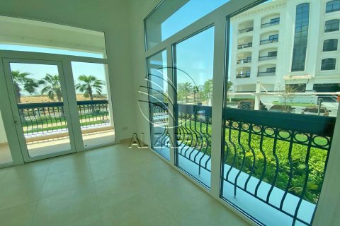 Apartment on the Yas Island, Abu Dhabi, UAE 2 bedrooms, 137 sq.m. № 615569 - photo 3