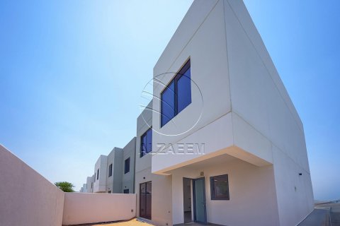 Řadový dům na Yas Island, Abu Dhabi, SAE 3 ložnice, 243 m² Č.: 615571 - fotografie 1