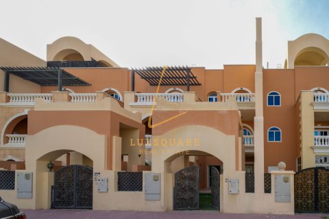 Villetta a schiera a Jumeirah Village Circle, Dubai, EAU 4 camere da letto, 135 mq. № 704171