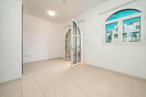Shtëpi në qytet në Jumeirah Village Circle, Dubai, Emiratet e Bashkuara Arabe 4 dhoma gjumi, 135 m2. № 704171 - Foto 2