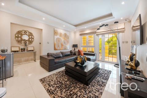 The Villa, Dubai, संयुक्त अरब अमीरात में विला, 4 बेडरूम, 417.97 वर्ग मीटर, संख्या 733096 - फ़ोटो 12