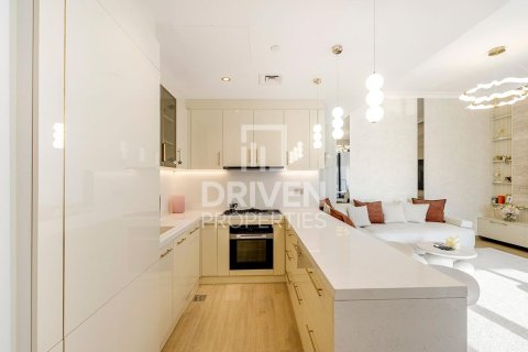 Apartment in Jumeirah, Dubai, UAE 2 bedrooms, 112 sq.m. № 683937 - photo 11