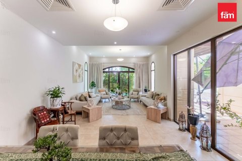 Shtëpi në qytet në Dubai, Emiratet e Bashkuara Arabe 4 dhoma gjumi, 388.7 m2. № 715144 - Foto 10