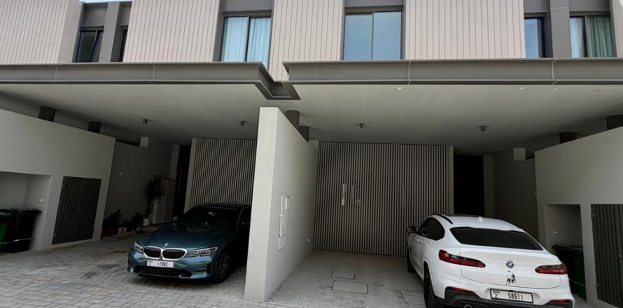 Villa in Dubai, UAE 3 bedrooms, 207.5 sq.m. № 710278