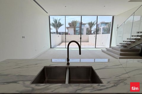 Villa in Dubai, UAE 3 bedrooms, 207.5 sq.m. № 710278 - photo 6