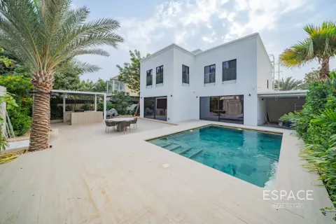 Villa te koop in Meadows, Dubai, VAE 5 slaapkamers, 455 vr.m., nr 678671 - foto 1
