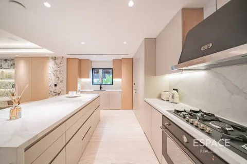 Villa te koop in Meadows, Dubai, VAE 5 slaapkamers, 455 vr.m., nr 678671 - foto 7