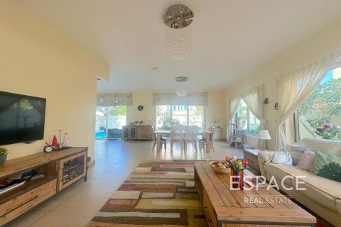 Vilă de închiriat în Jumeirah Park, Dubai, EAU 4 dormitoare, 455 mp.  №678673 - poză 3