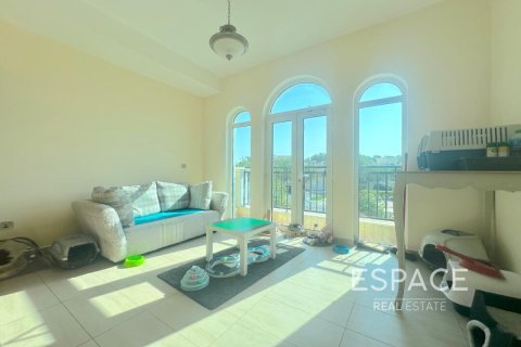 Vilă de închiriat în Jumeirah Park, Dubai, EAU 4 dormitoare, 455 mp.  №678673 - poză 5