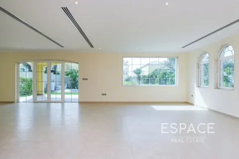 Снять в аренду виллу в Jumeirah Park, Дубай, ОАЭ 4 спальни, 510м2, № 678672 - фото 5