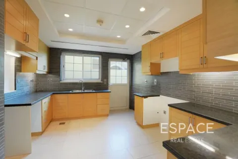 Снять в аренду виллу в Jumeirah Park, Дубай, ОАЭ 4 спальни, 510м2, № 678672 - фото 4