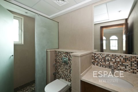 Снять в аренду виллу в Jumeirah Park, Дубай, ОАЭ 4 спальни, 510м2, № 678672 - фото 15