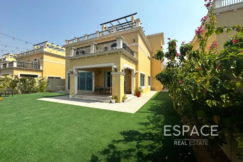 Снять в аренду виллу в Jumeirah Park, Дубай, ОАЭ 4 спальни, 510м2, № 678672 - фото 1